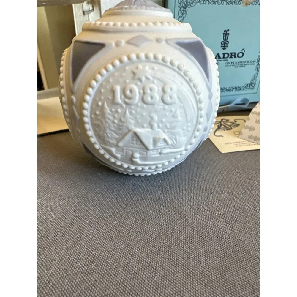 NOS 1988 Lladro Bola Navidad Porcelain Christmas Ornament Blue White 1603 w/box
